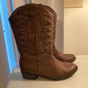 Cat & Jack girls brown faux leather cowboy boots with embroidered patter…